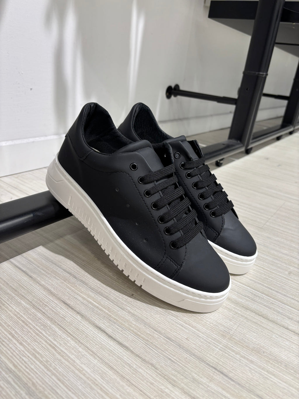 SNEAKERS GOMMATO FONDO ARMY BLACK&WHITE