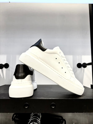 SNEAKERS PELLE FONDO BOMBATO BAFFO NERO