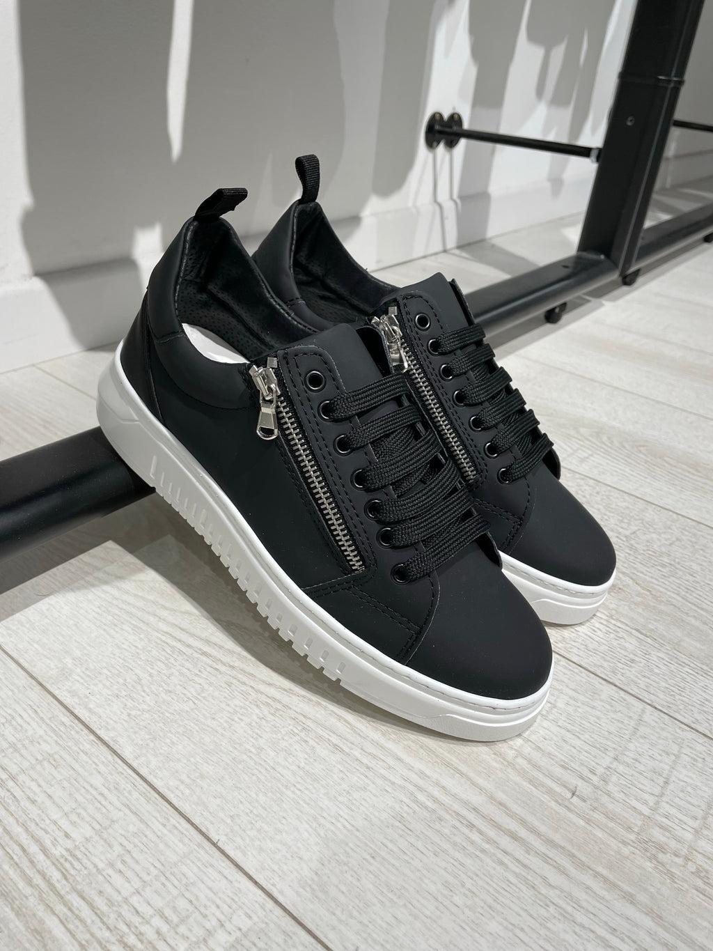 SNEAKERS VERA PELLE CERNIERA