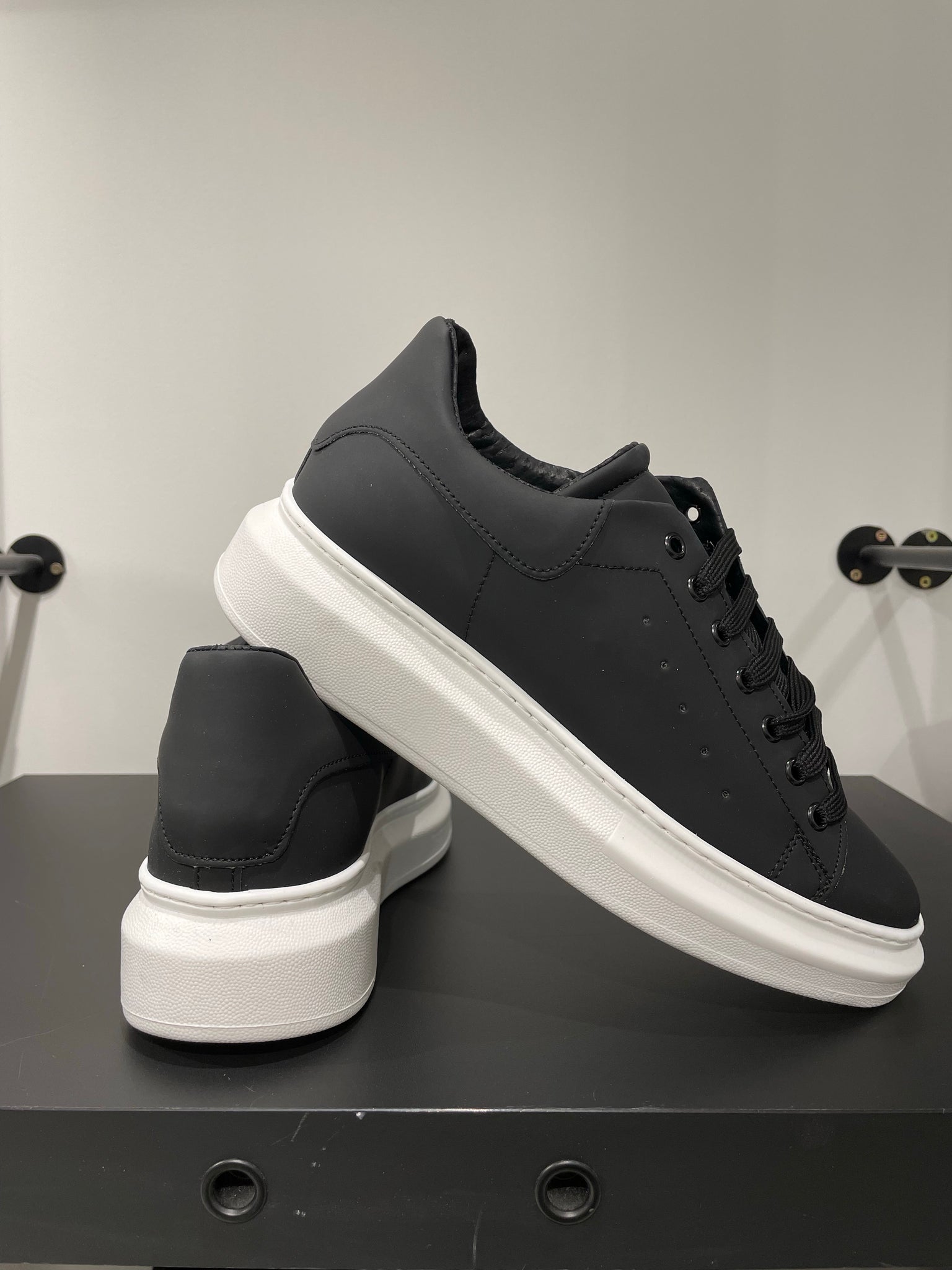SNEAKERS VERA PELLE FONDO BOMBATO BLACK