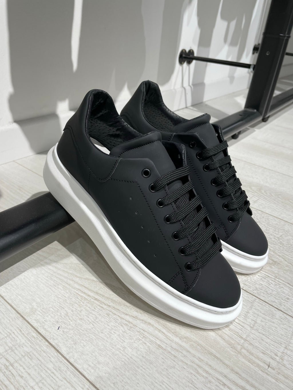 SNEAKERS VERA PELLE FONDO BOMBATO BLACK